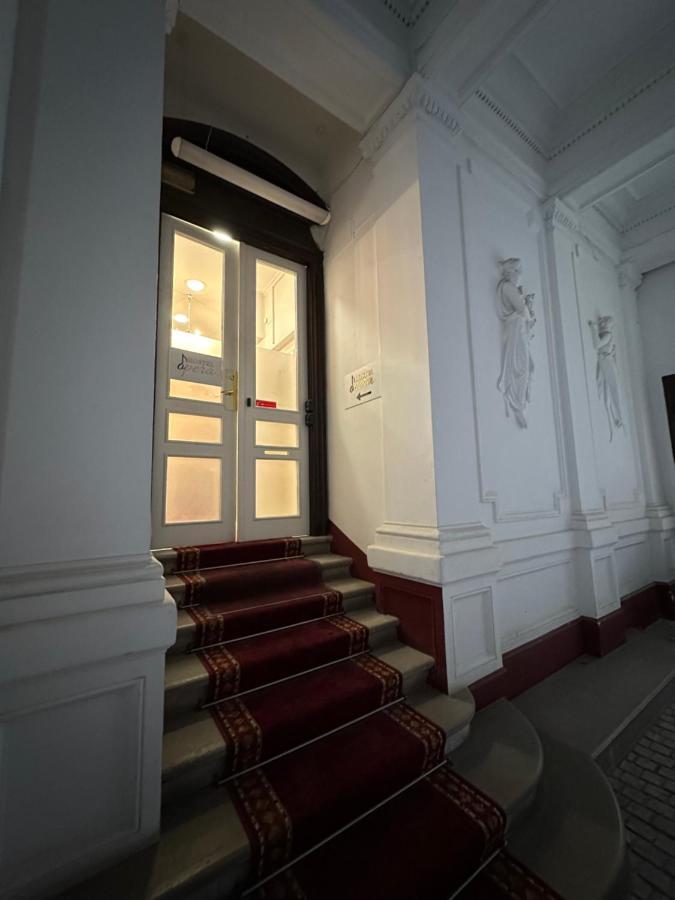 Hostel Opera Любляна Екстер'єр фото