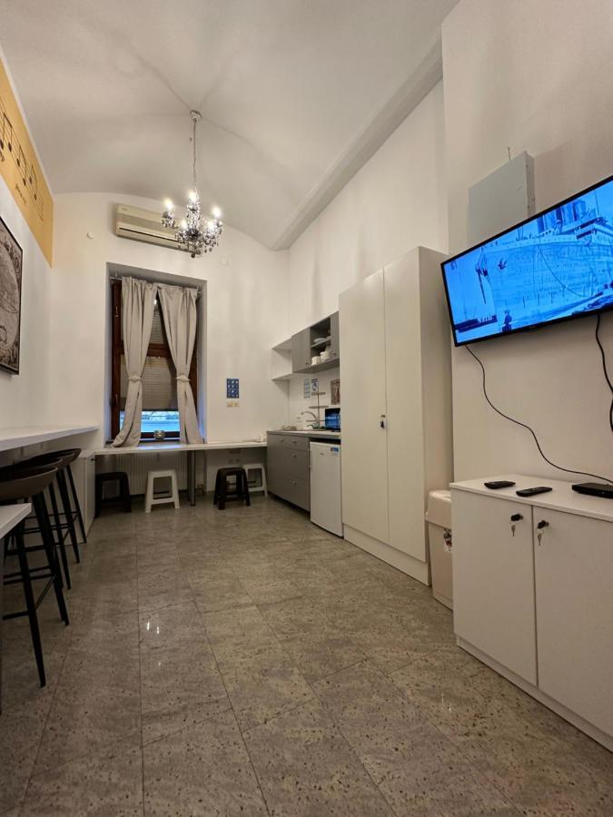 Hostel Opera Любляна Екстер'єр фото